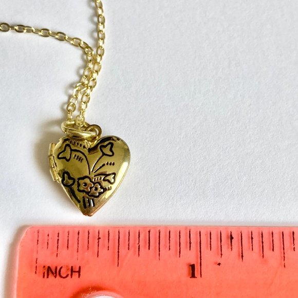 Vintage Gold Flower Heart Locket Necklace Dainty Small Photo Charm 18" Plated - Picture 9 of 10